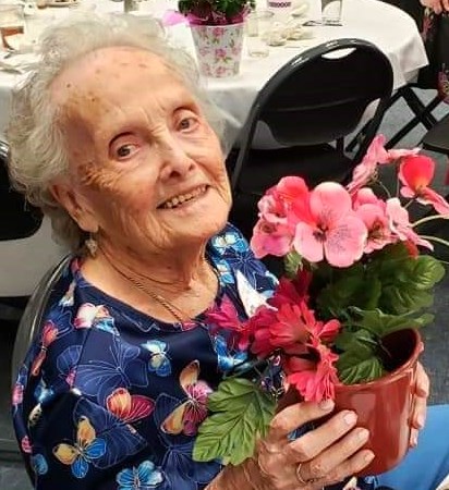 Obituario de Betty Georgianna Mitchell