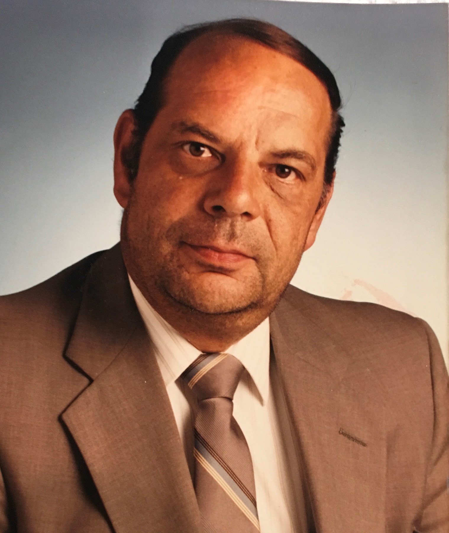 Obituary of Neil Henning