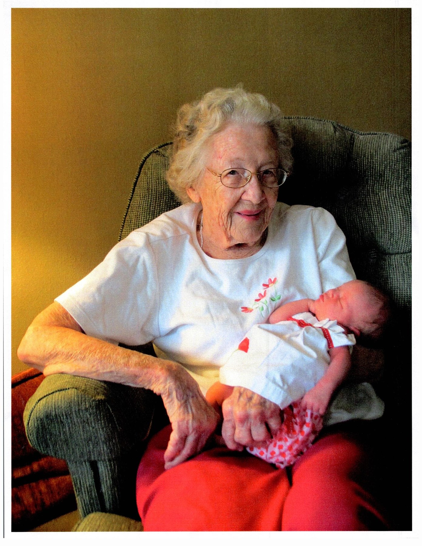 Obituary of Violet H. Mills