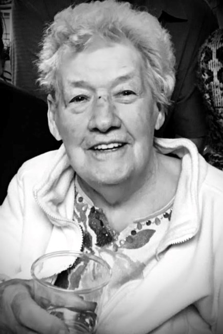 Obituario de Marie Louise Charlesworth
