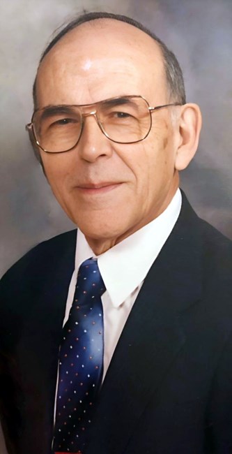 Obituary of Paul E Moorhead