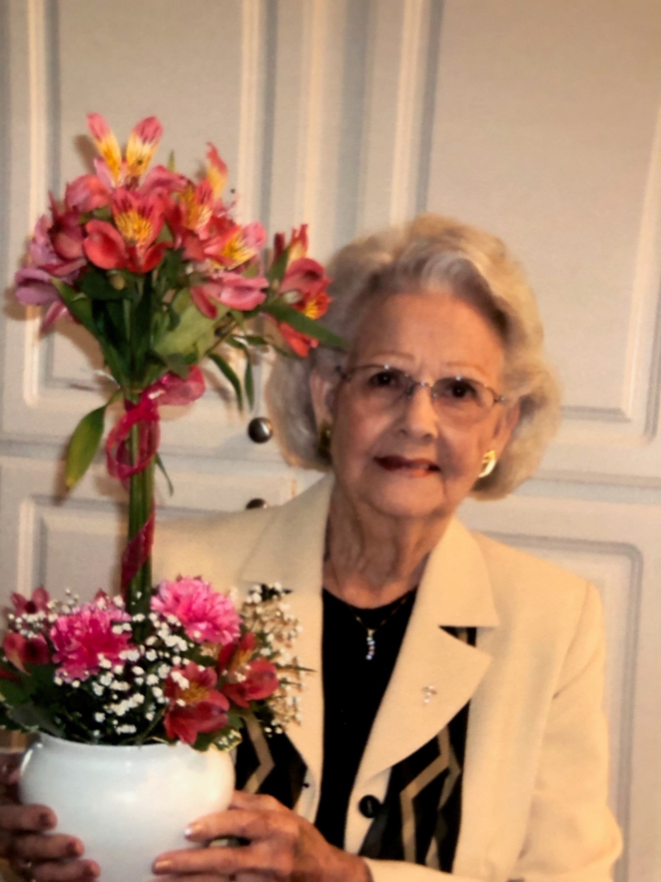 Obituary of Martha L. Lindsey