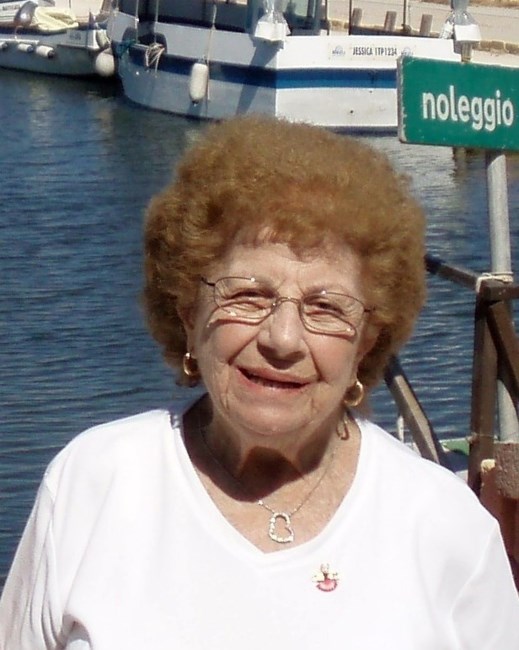 Mrs. Connie M. Hall avis de décès Clinton Township, MI