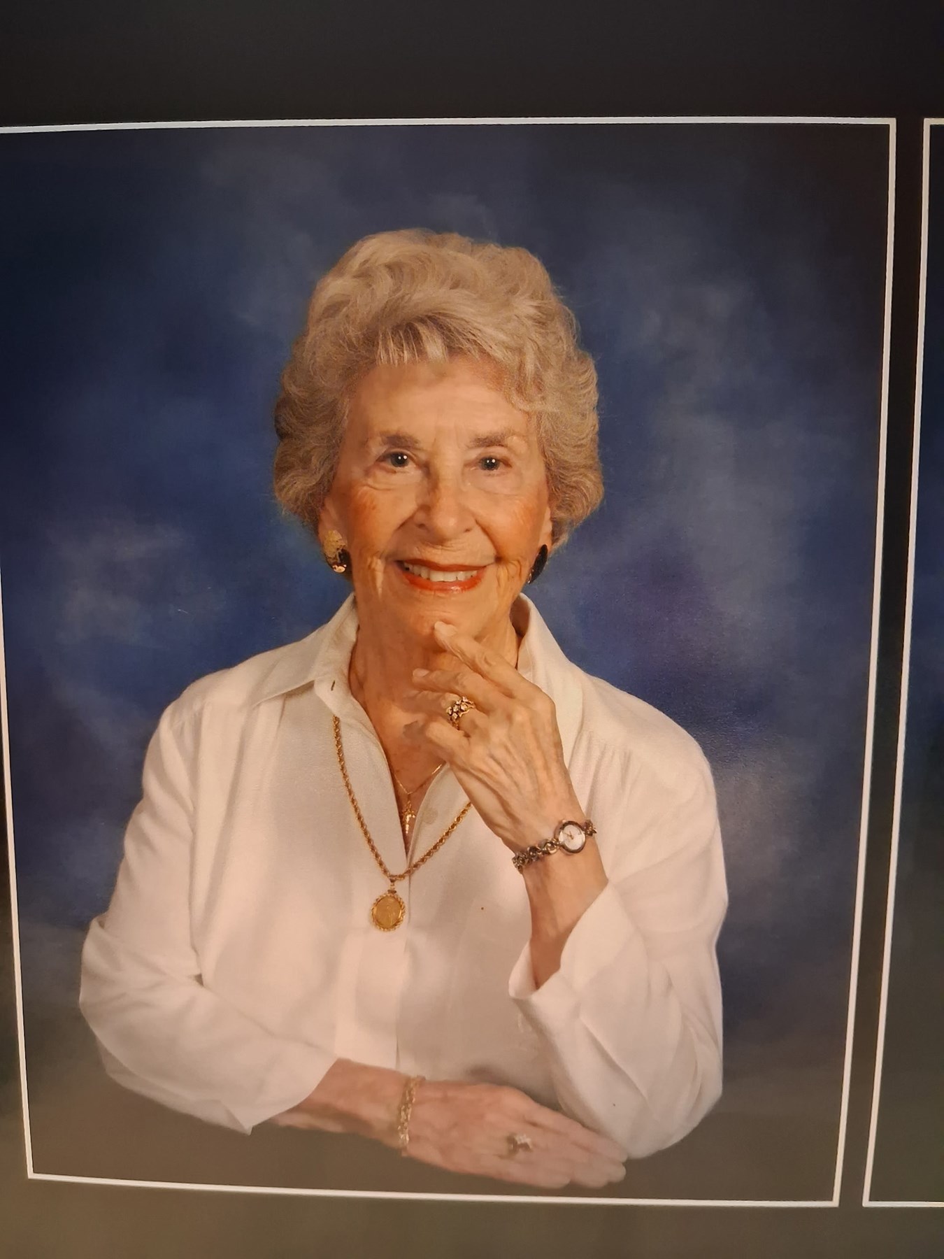Obituary of Gloria Mary Giovelli