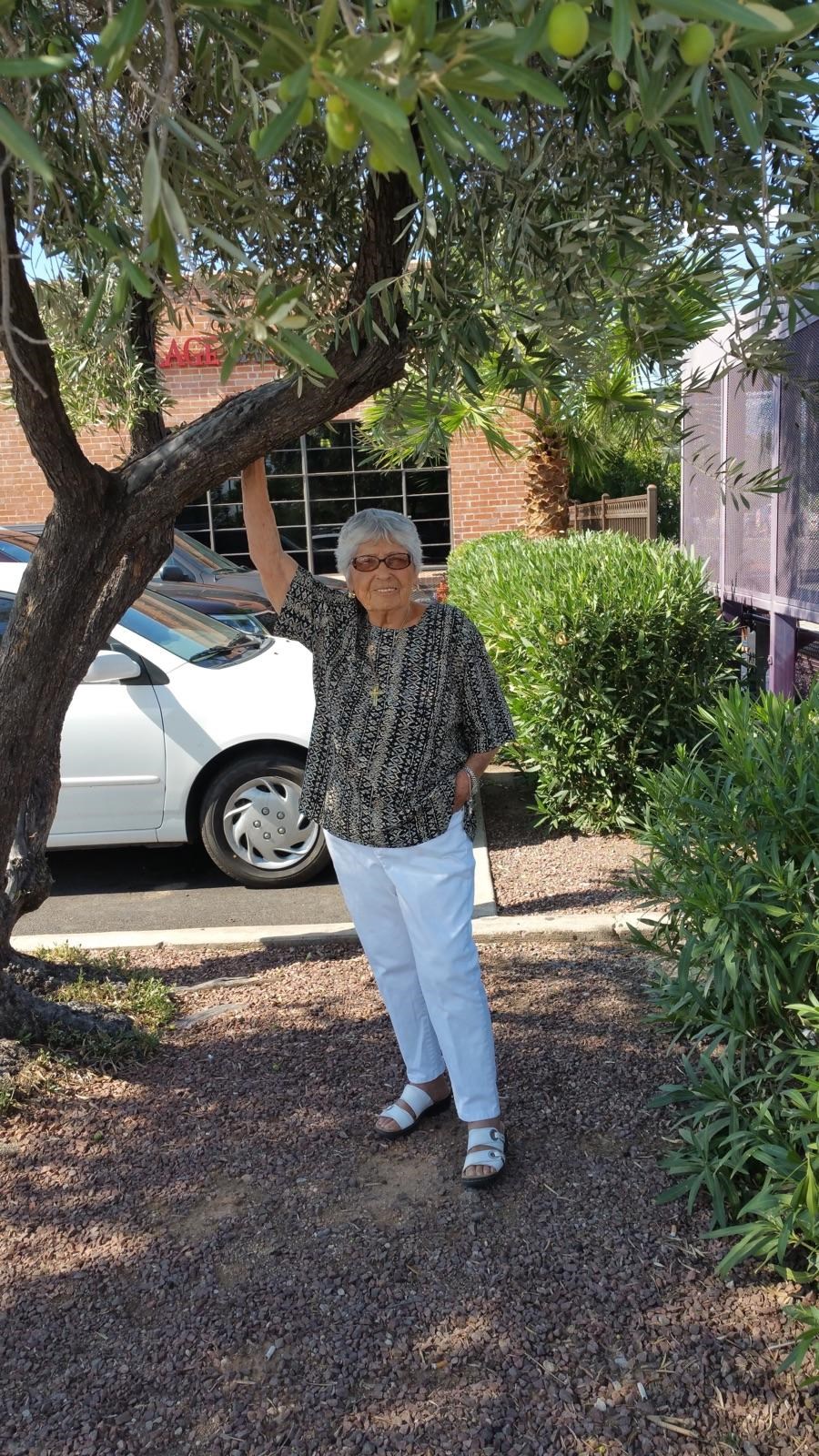 Obituary of Alicia Lowe Montes