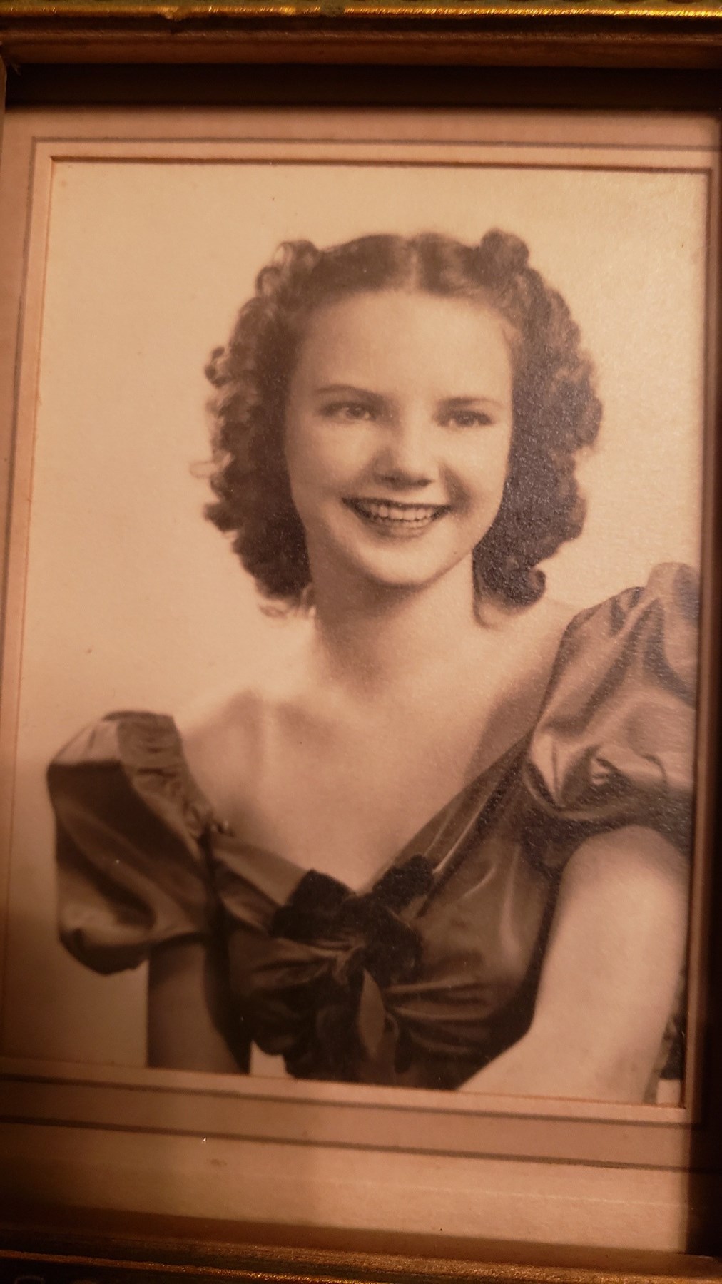 Obituary of Elaine E. Hopkins