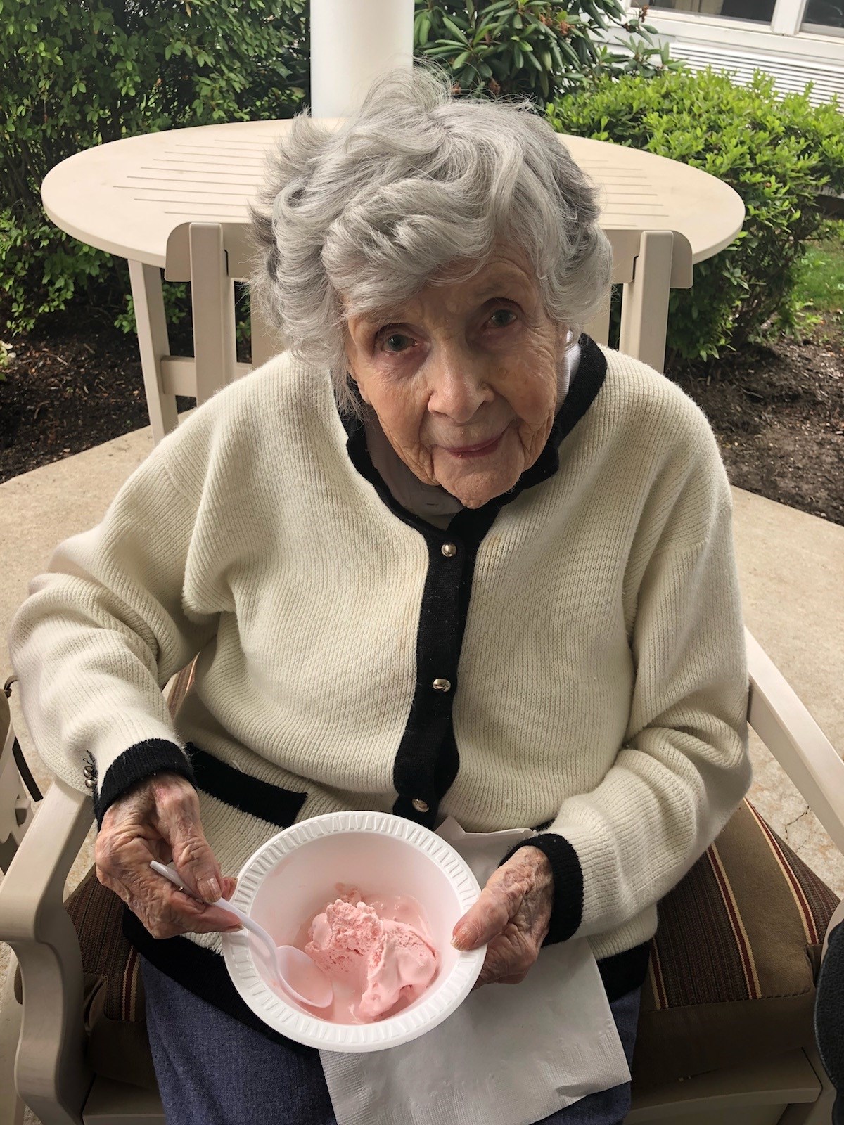 Obituary of Doris Sievewright Salmond