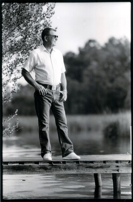 Obituario de Charles E. Davis