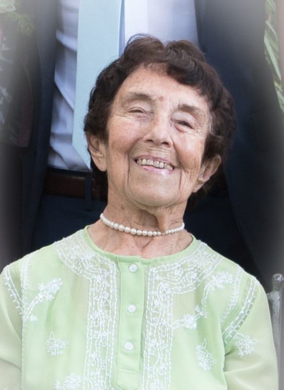 Obituary of Violet Nazareth Tracey