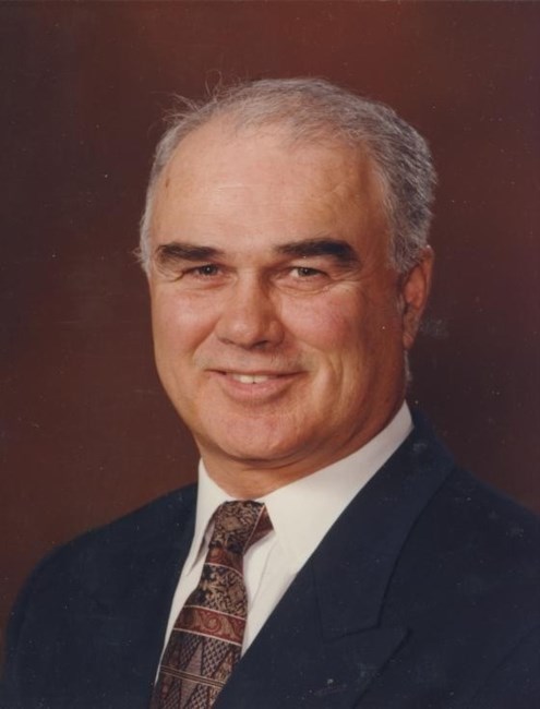 Obituary of Peter Ross MacPhee