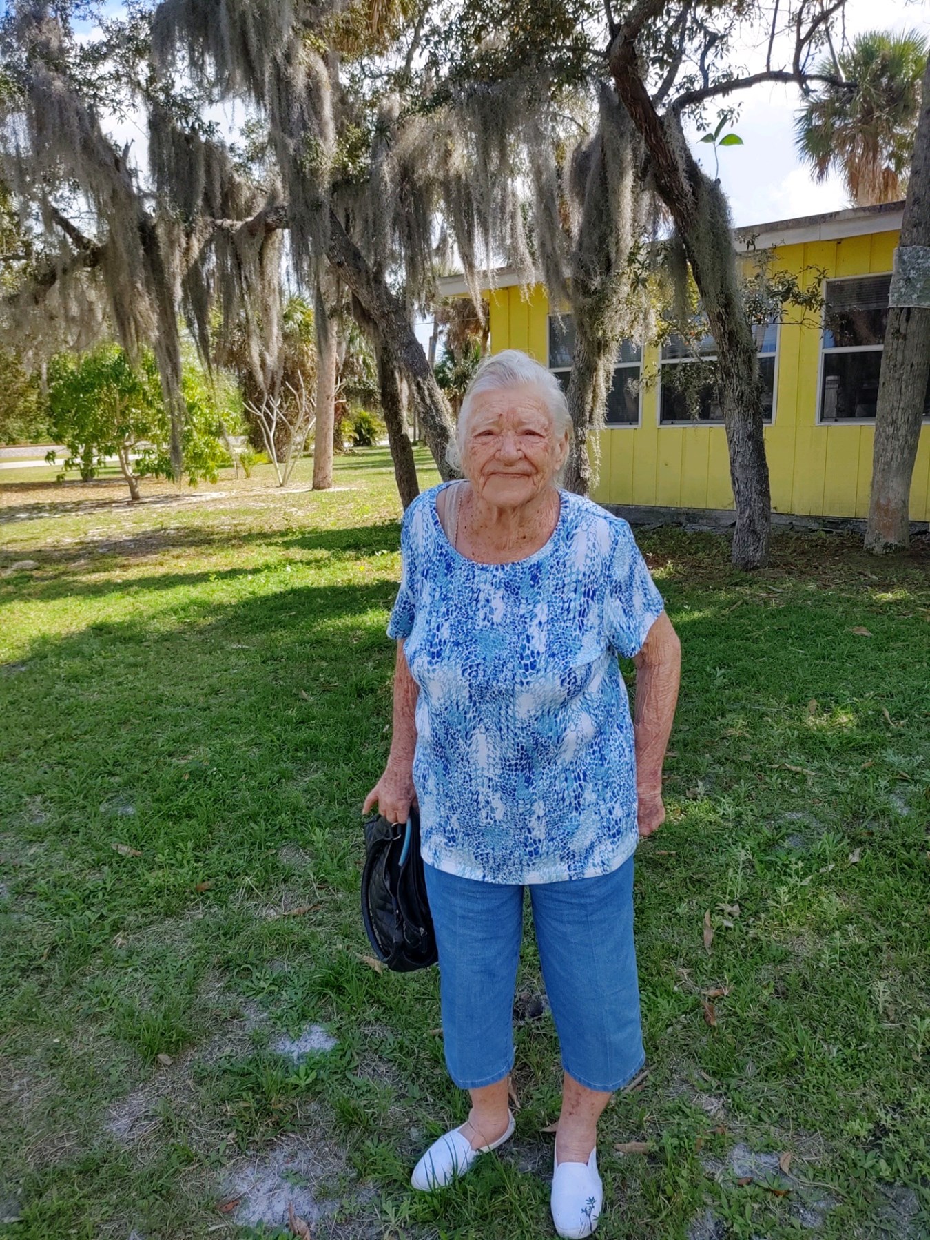 Obituary of Loretta L Rewis