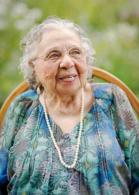 Obituary of Olga Lastenia Munoz