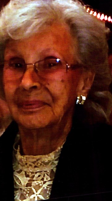 Obituary of Lunnette Hall
