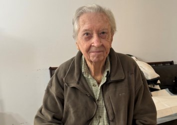 Obituary of Lowell Edward Davis