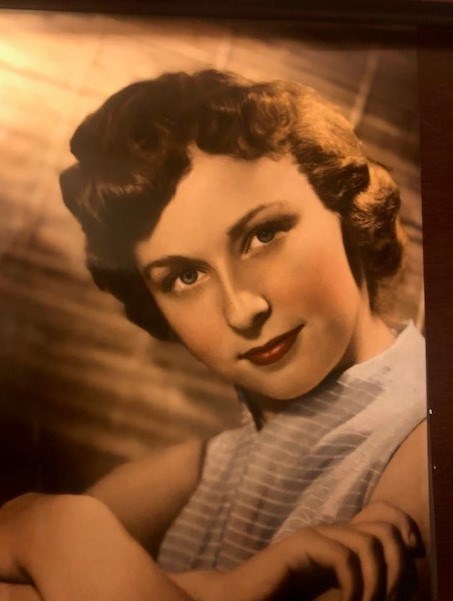 Obituary of Myrna Lee Savage