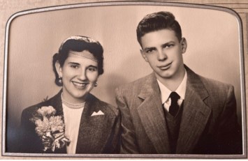 Obituary of John & Gloria Holmdahl