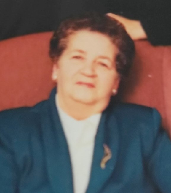 Obituary of Evelyn Rae Law