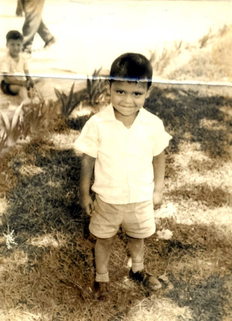 Obituary of El Senor. Humberto Platas Flores