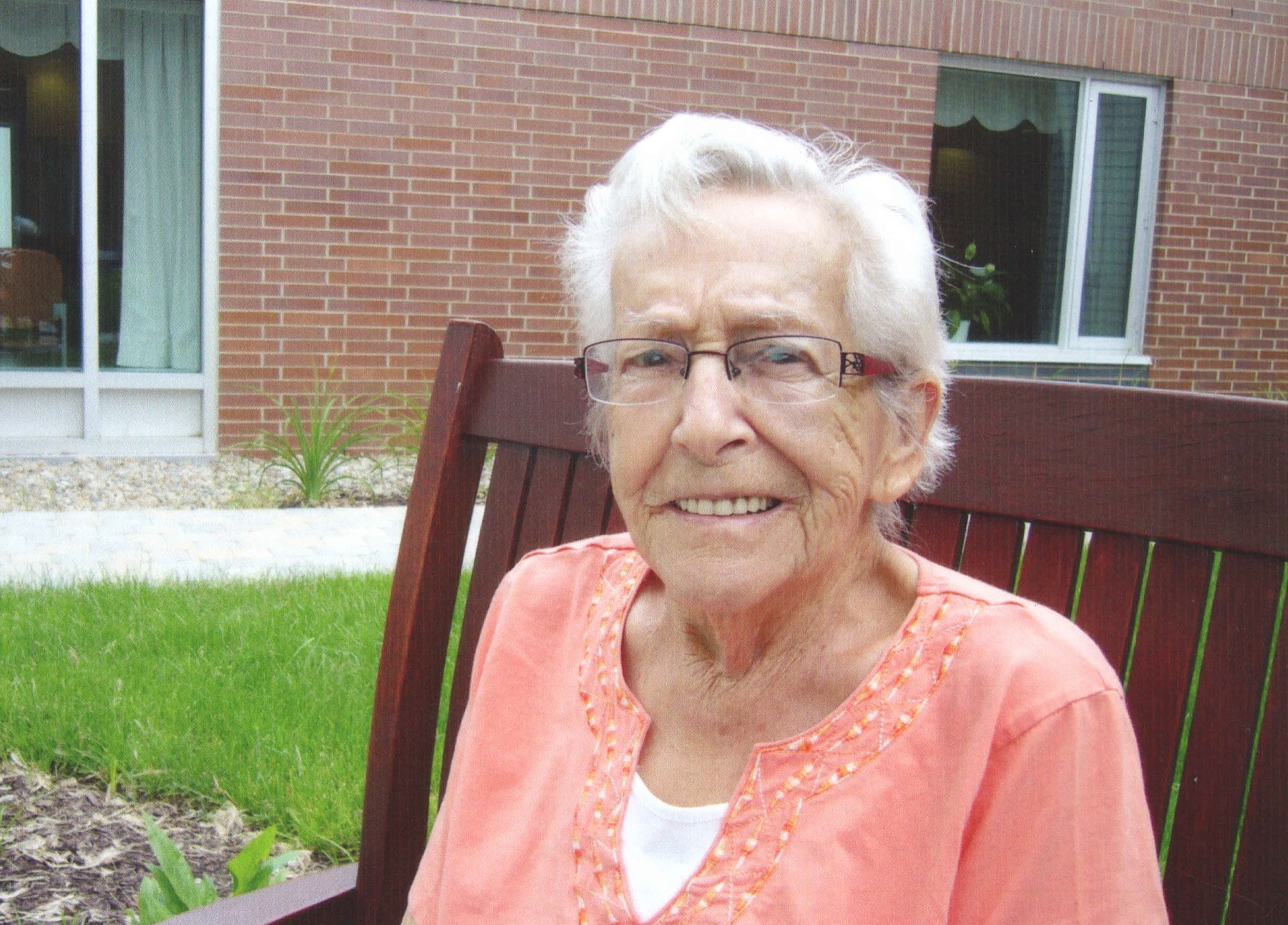 Obituary of Thérèse Sauriol (née Thibault)