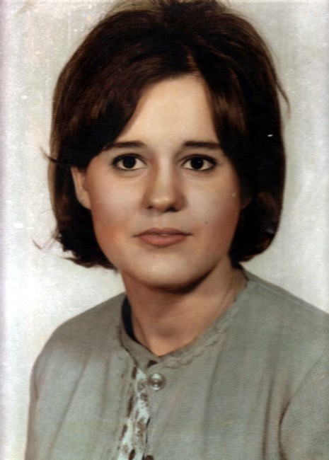 Obituary of Lola Holt