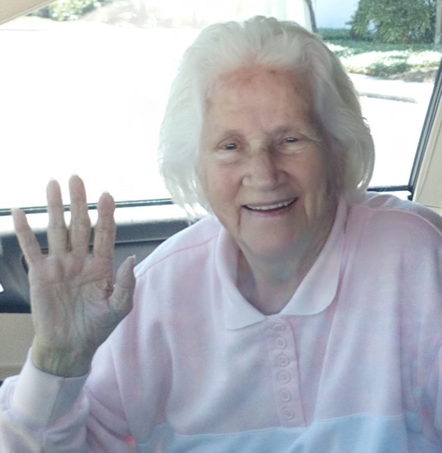 Obituario de Betty Lucile Davis Russell