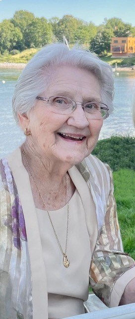 Obituary of Lorraine Cross Wearne