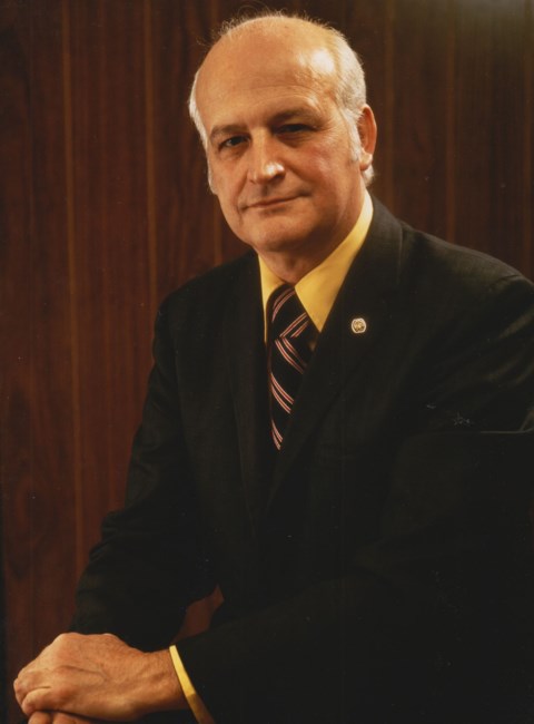 Obituary of Robert Charles McQuillan