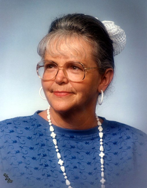 Obituario de Betty Farr Smallwood