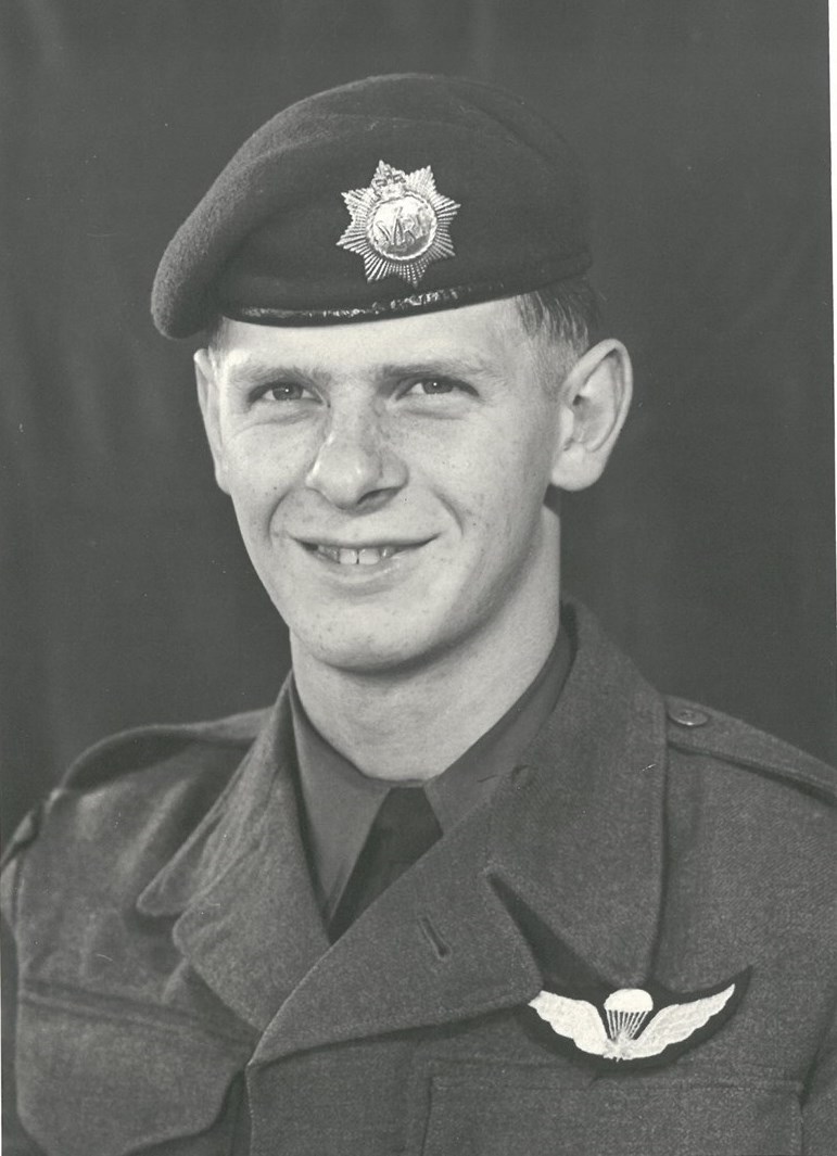 JOHNSTON Obituario Kelowna, BC