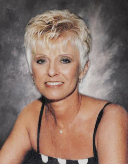 Avis de décès de Carolyn Mary Adams