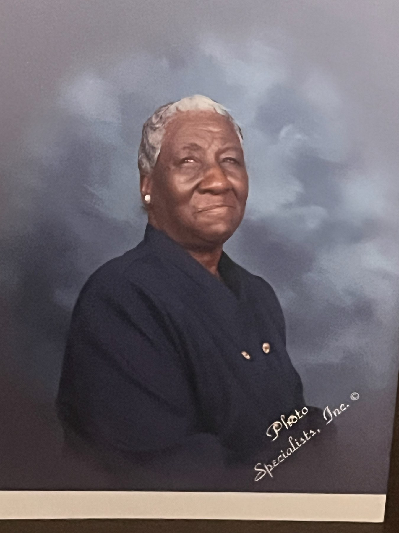 Obituario de Ms. Charlean Ewing