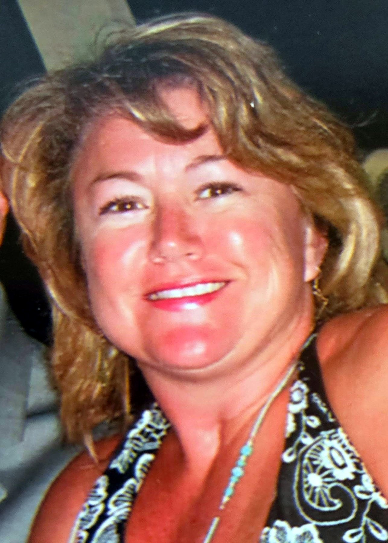 2011 At a Glance - Women's Centre of Calgary, image size:1286x1800