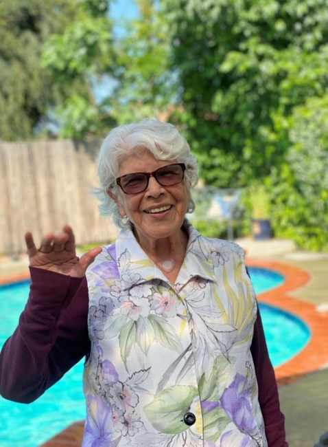 Obituary of Elena Diaz