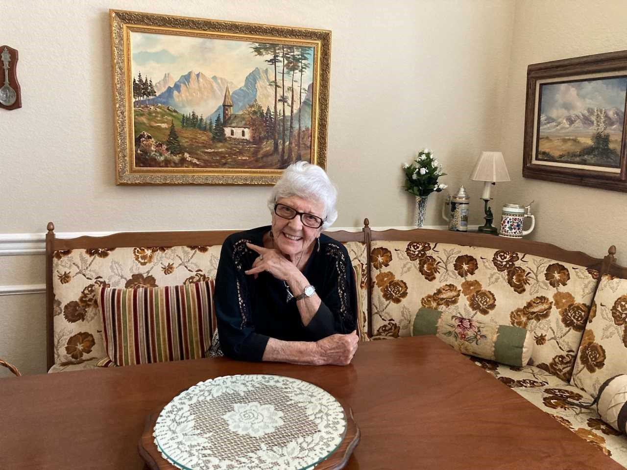 Obituary of Hermine Ross