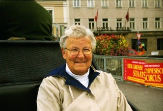 Obituary of Annabelle Walker