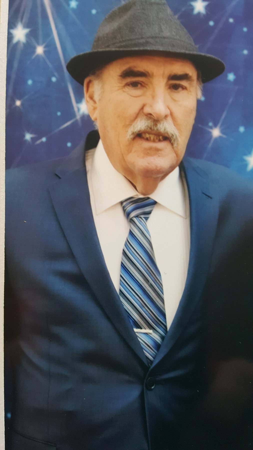 Obituary of Darrell Gordon Becker