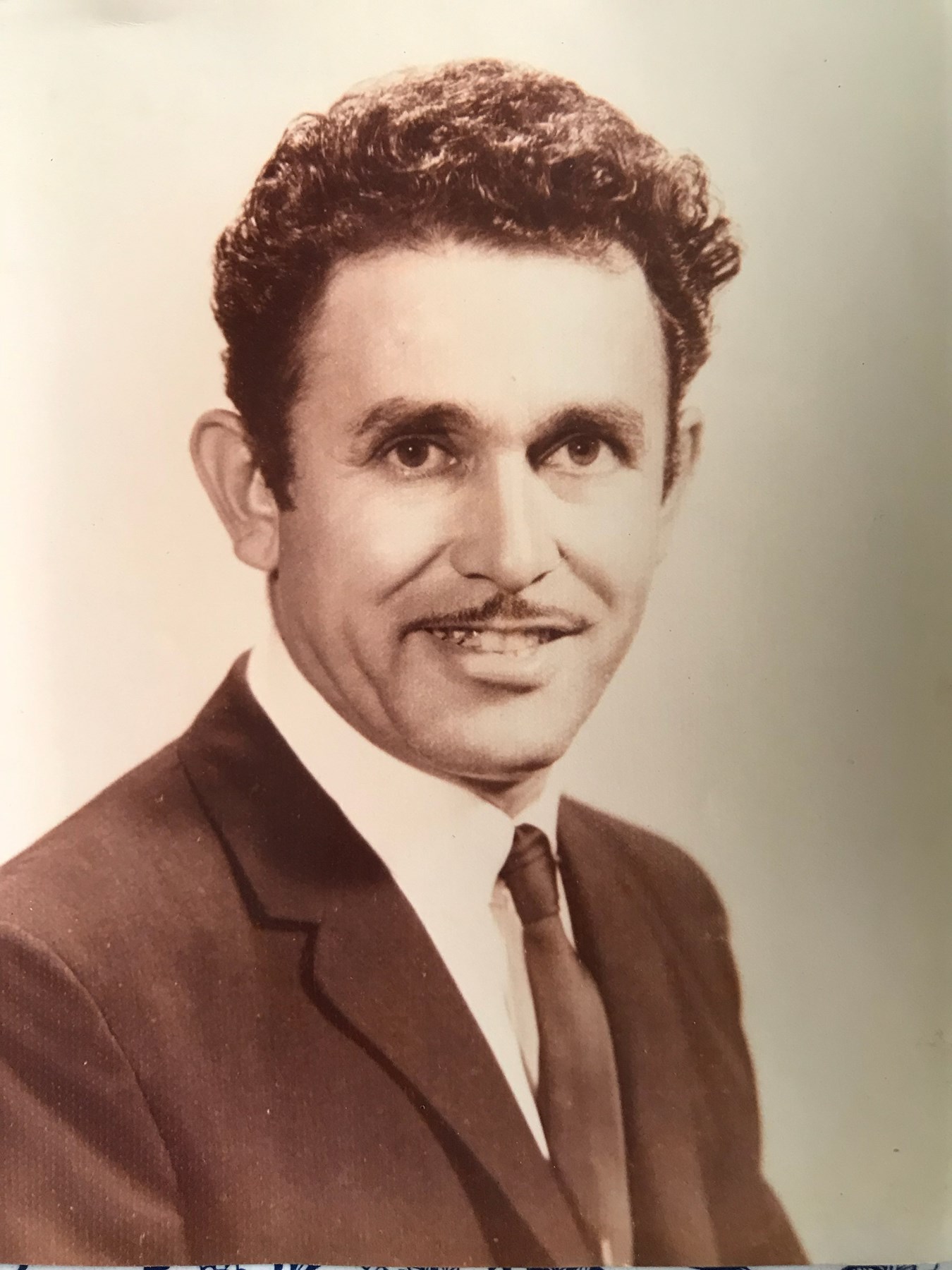 Obituary of Raul Flores Gonzalez