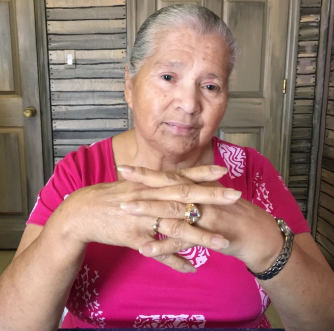 Obituary of Luz Selenia Senquiz
