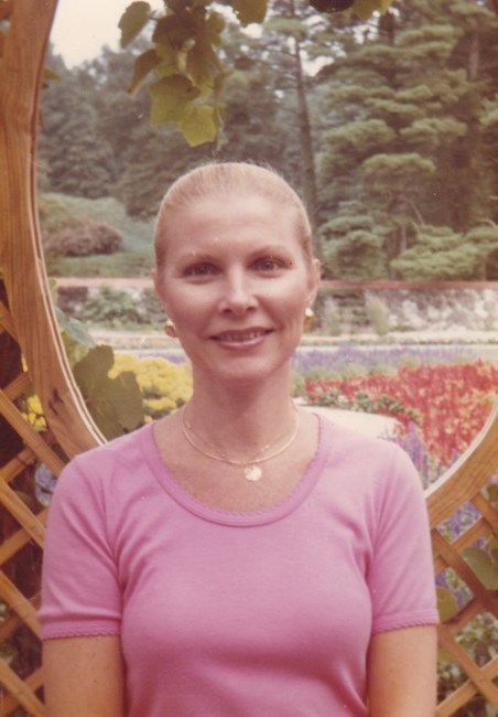 Obituary of June Mullis Greene