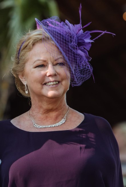 Obituario de Donna Joan McNamee