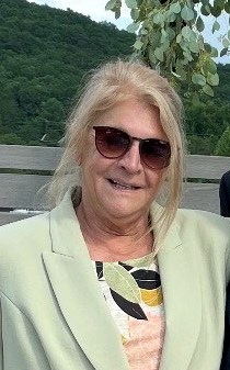 Obituary of Elizabeth "Bettie" Elmore Leonard