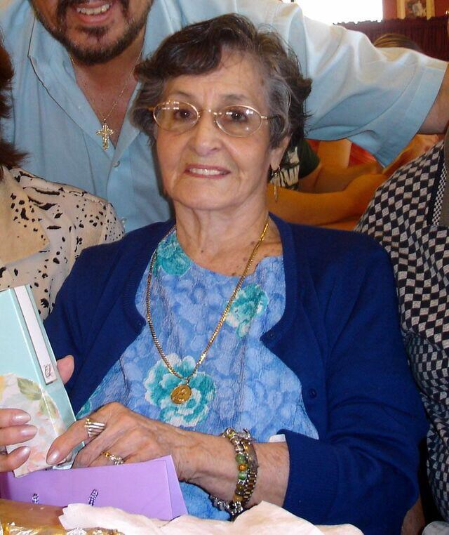 Obituario de Carmen Armendariz