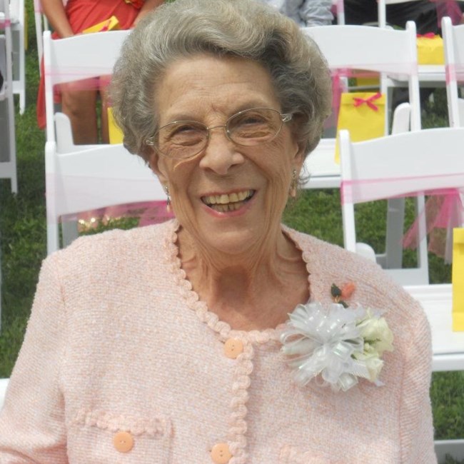 Obituary of Ms. Mary Evelyn Lee