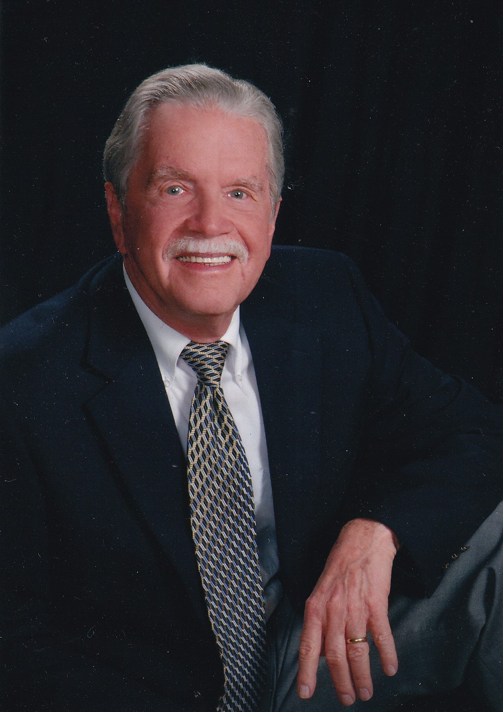 Obituary of Lawrence R. Barrett