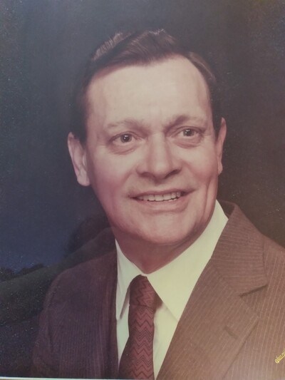 Obituary of Jack B Mills