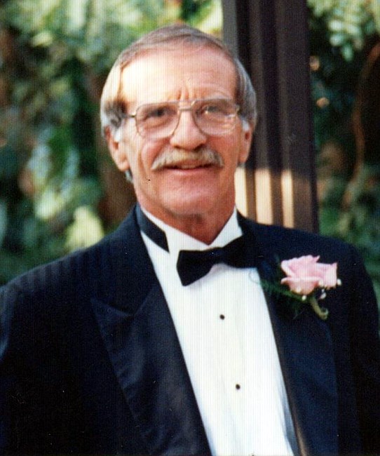 Obituary of Robert M. Tuff