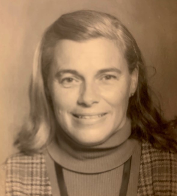 Obituary of Mary "Molly" Trapnell Critchley