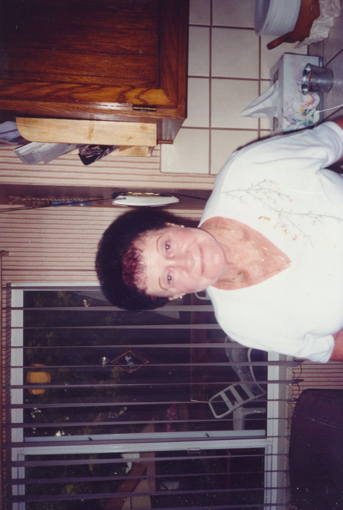 Obituary of Helen Christina Ross