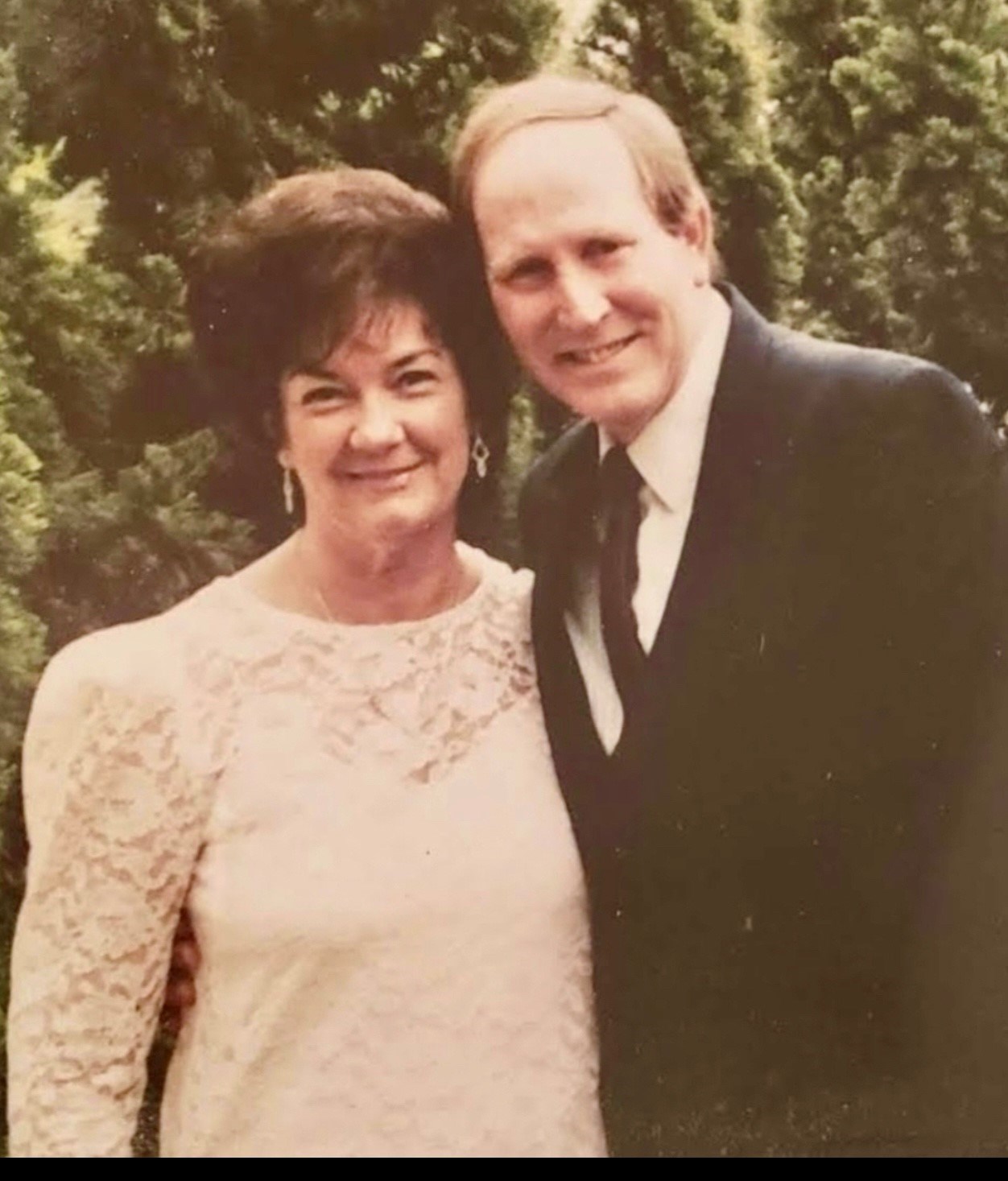 Obituary of Glenn Thomas Folds & Grace Mae Folds