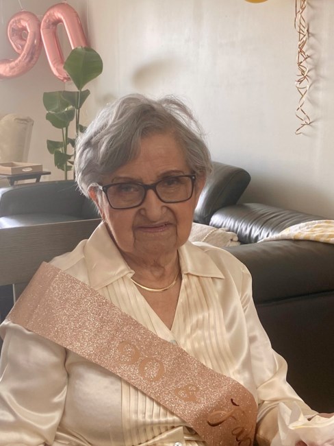 Obituary of Mercedes Flores